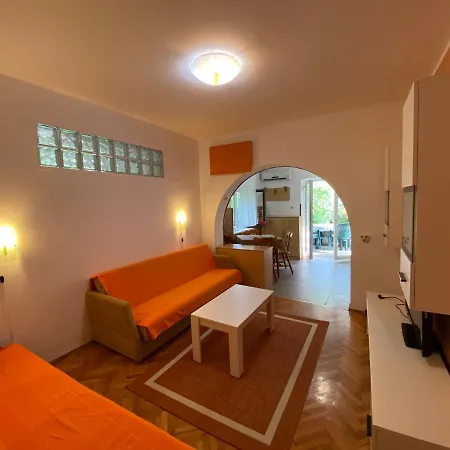 Vilma Kayser * באסקה